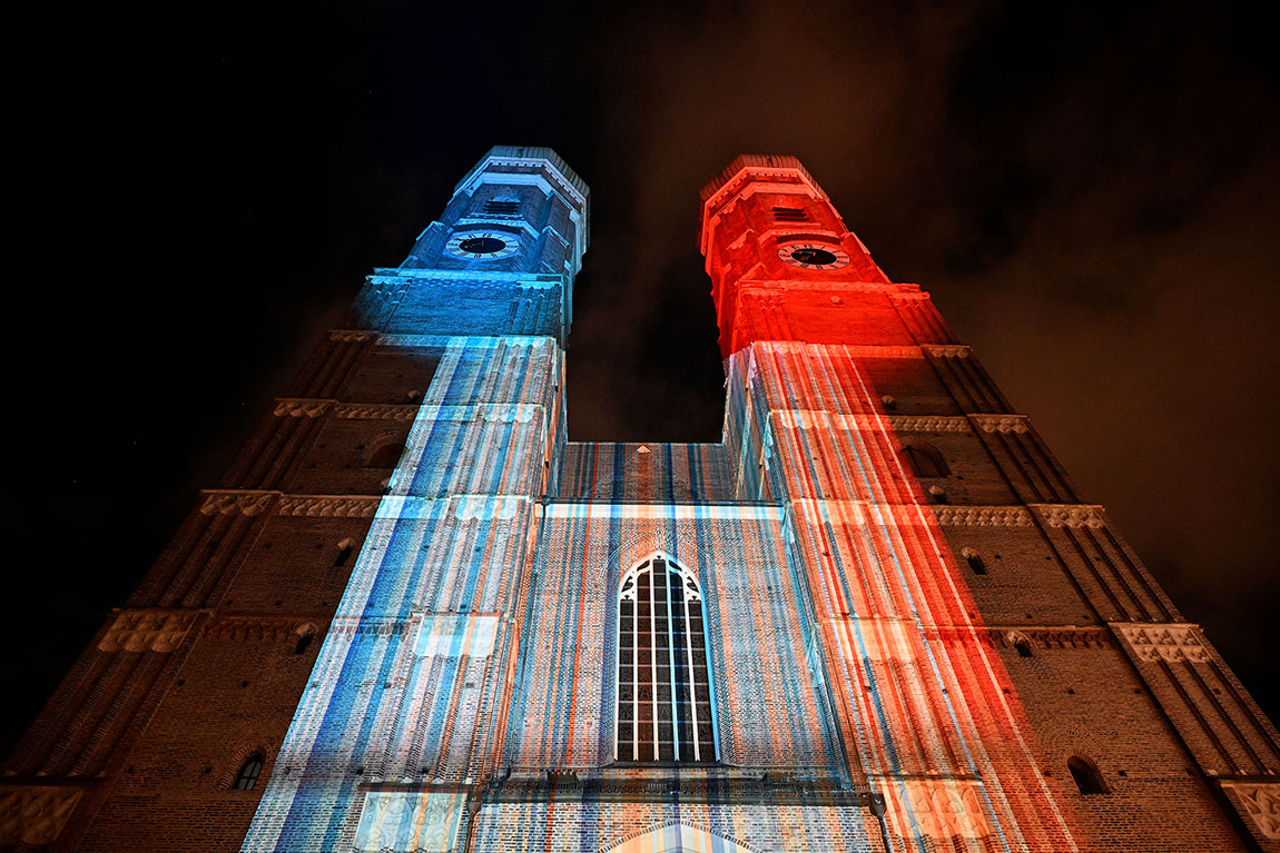 Liebfrauendom in München mit den Klimastreifen